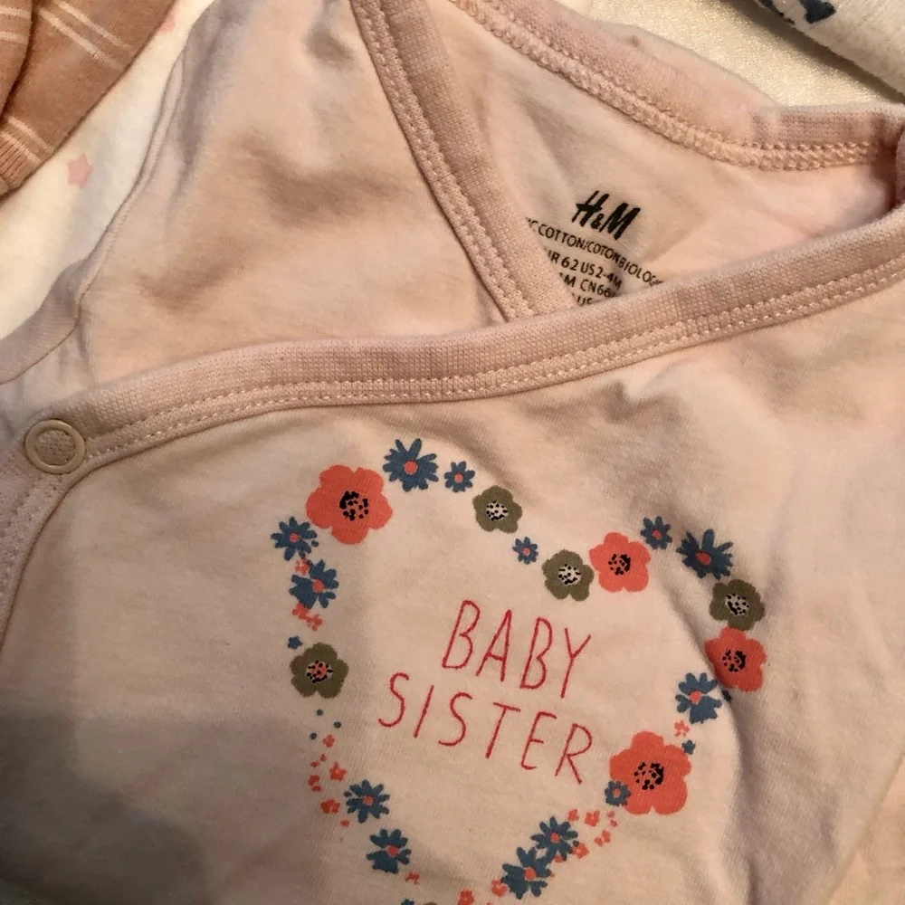 Lot of 8/ 0-3 months old baby girl onesies pajamas sleepwear warm cuddle cute